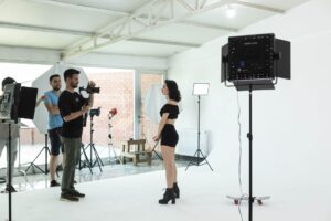 stage2dust fotograf studyosu s 300x200 - Ürün Videolarının E-Ticaret İçin Önemi